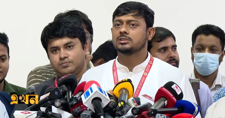 কথা বলেছেন নাসীরুদ্দীন পাটওয়ারী